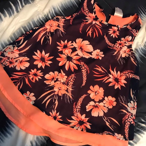 BUNDLE ALERT!!! 5 shirts for ONE single price - Picture 4 of 6